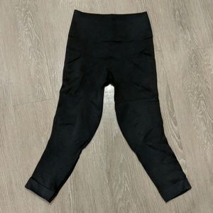 Lululemon Zone In Crop Legging